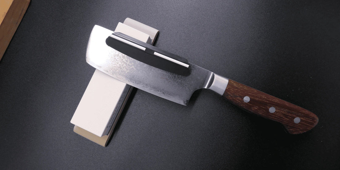 Comment aiguiser un couteau avec une pierre à eau japonaise ?