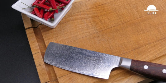 Quelle est la différence entre un couteau Usuba vs un couteau Nakiri ?