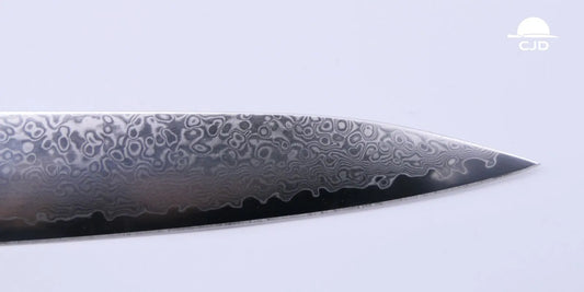 Le tranchant fin du couteau Yanagiba : coupe précise pour le sashimi